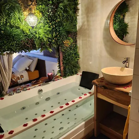 Luxury With An African Vibe דירה קאקרפו